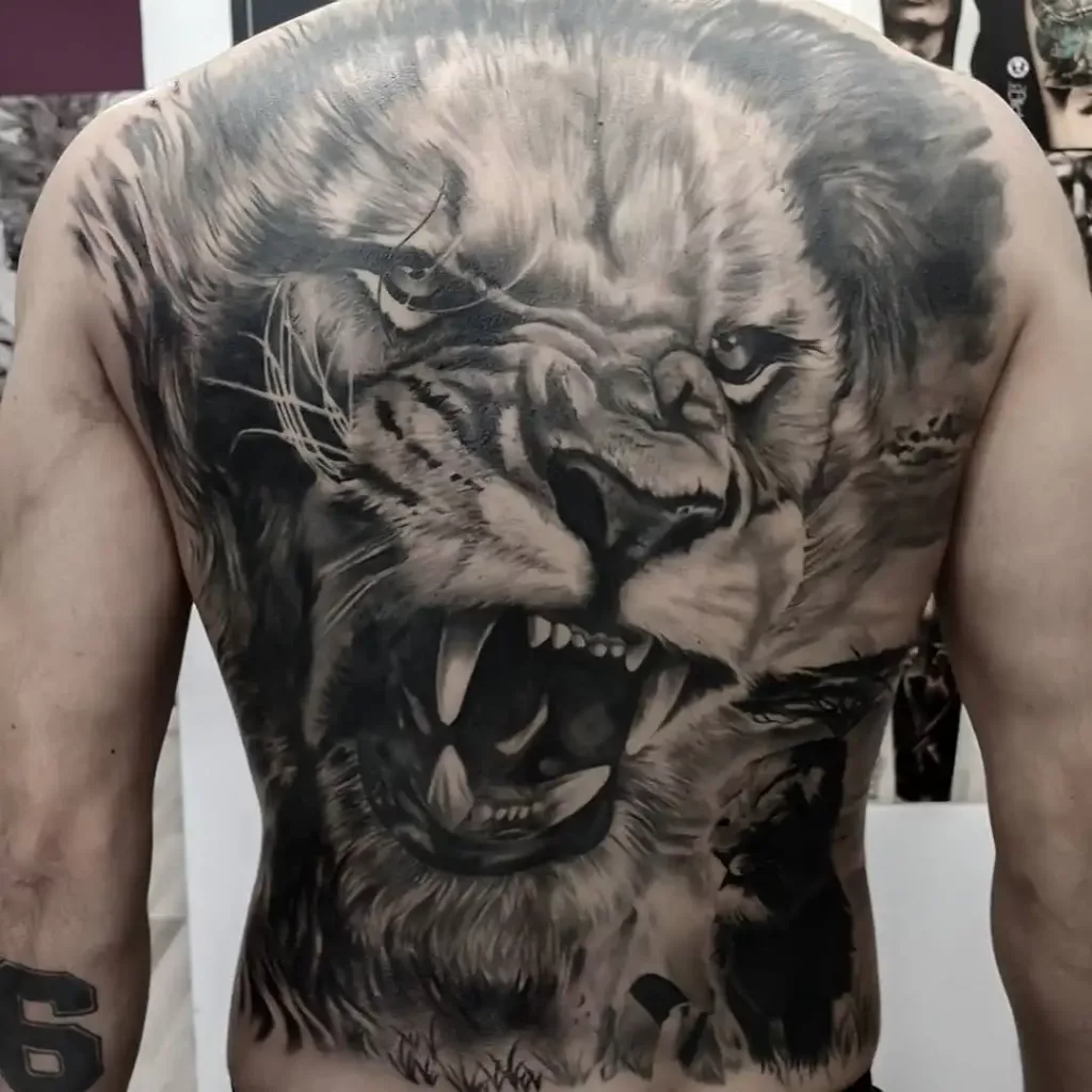 Tatuajes Realistas de Leones - Steel Of Doom Tattoo Barcelona & Piercing